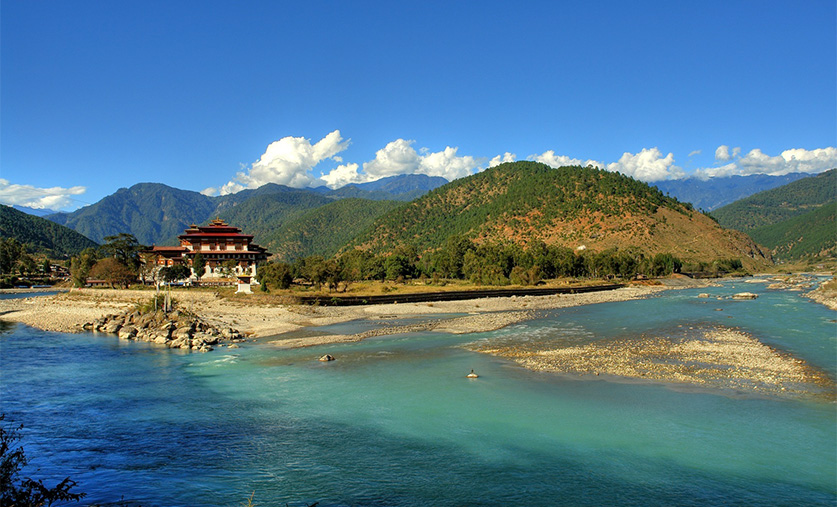 a-deep-dive-into-bhutan-s-living-traditions
