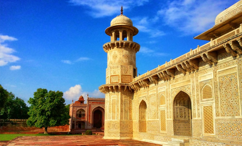 agra-city-and-the-alluring-tale-of-the-2-taj-mahals