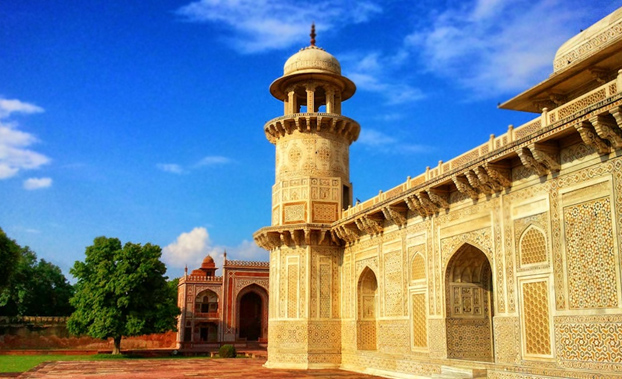 agra-city-and-the-alluring-tale-of-the-2-taj-mahals