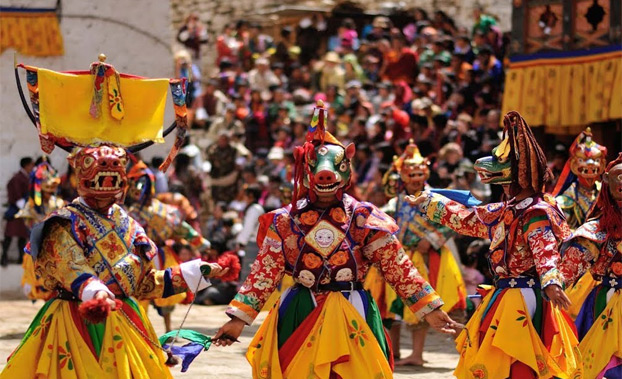 embrace-festivities-in-bhutan-celebrating-the-vibrant-march-april-season