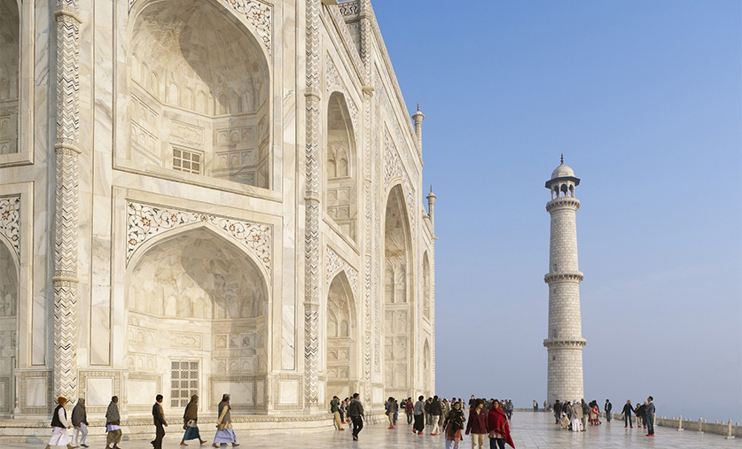 the-taj-mahal-built-by-titans-finished-by-jewellers
