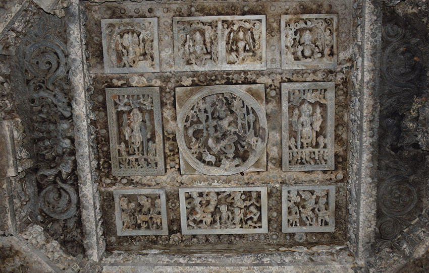 belur-halebidu-a-story-set-in-stone-day-tour