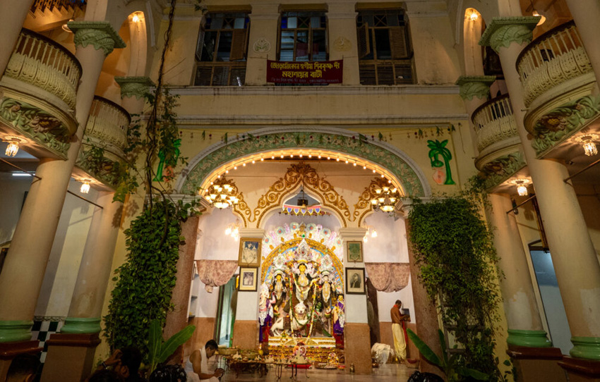 durga-puja-in-kolkata-heritage-rituals-celebration