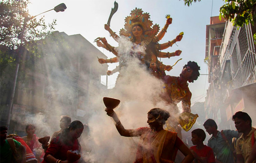 durga-puja-in-kolkata-heritage-rituals-celebration
