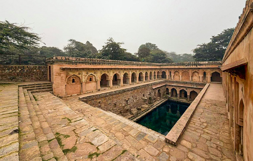 mehrauli-archeological-photography-tour