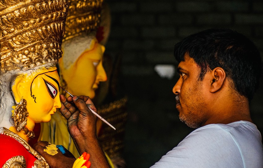 Men-artist-art-street-kolkata.jpg