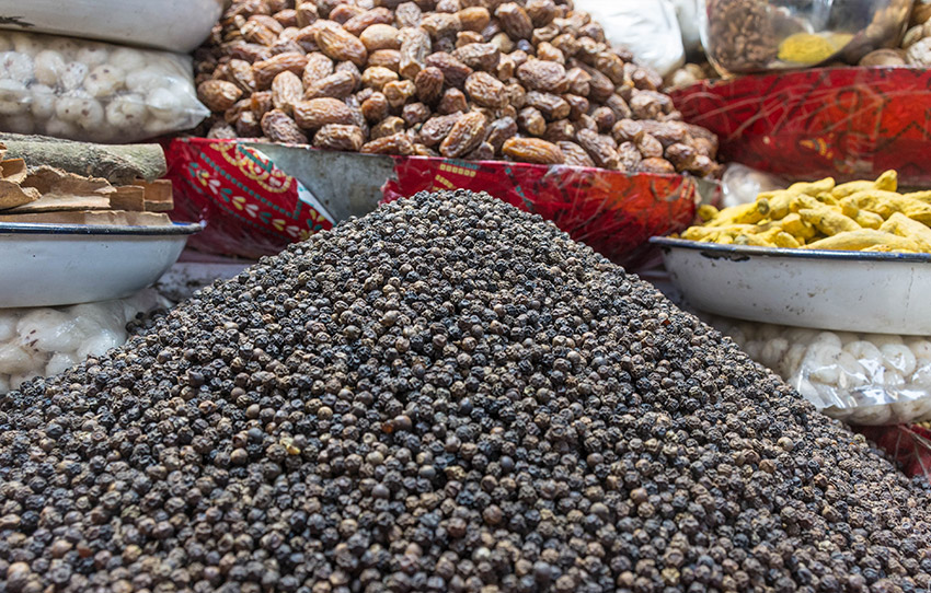 old-delhi-360-dive-deep-into-the-heart-of-delhi-with-dr-chef-rajeev-goyal