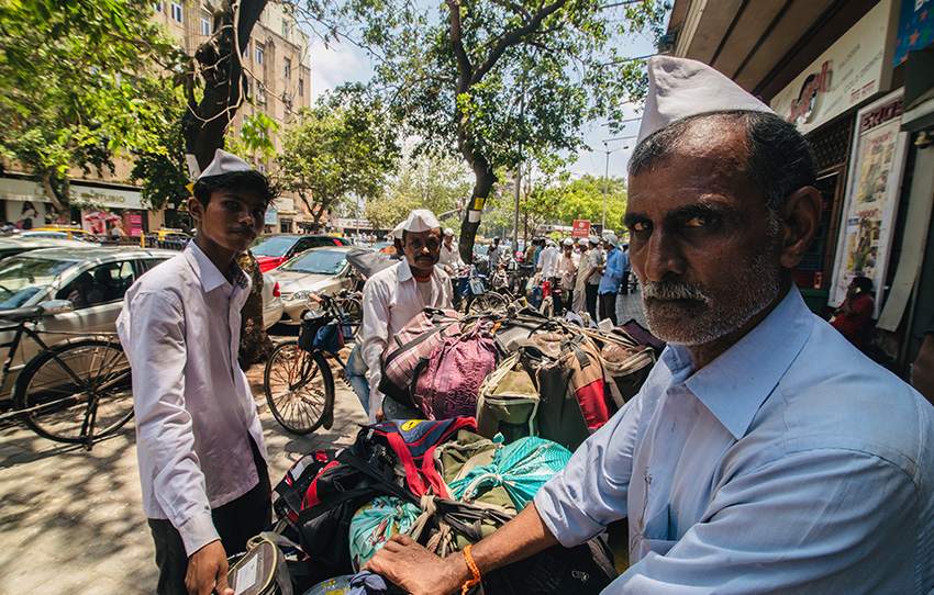 a-day-with-dabbawalas