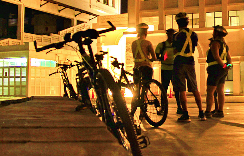 colombo-after-dark-by-bike