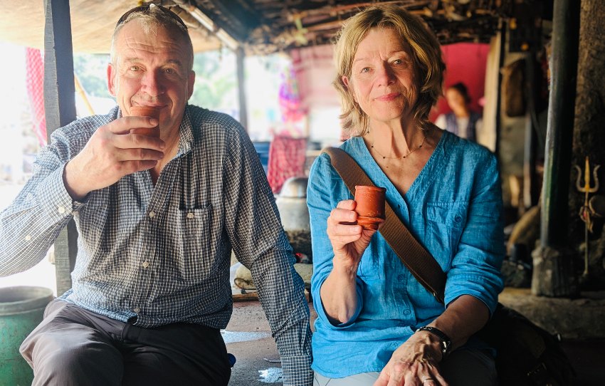 couple-enjoying-chai-tea-at-food-walk-kolkata.jpg