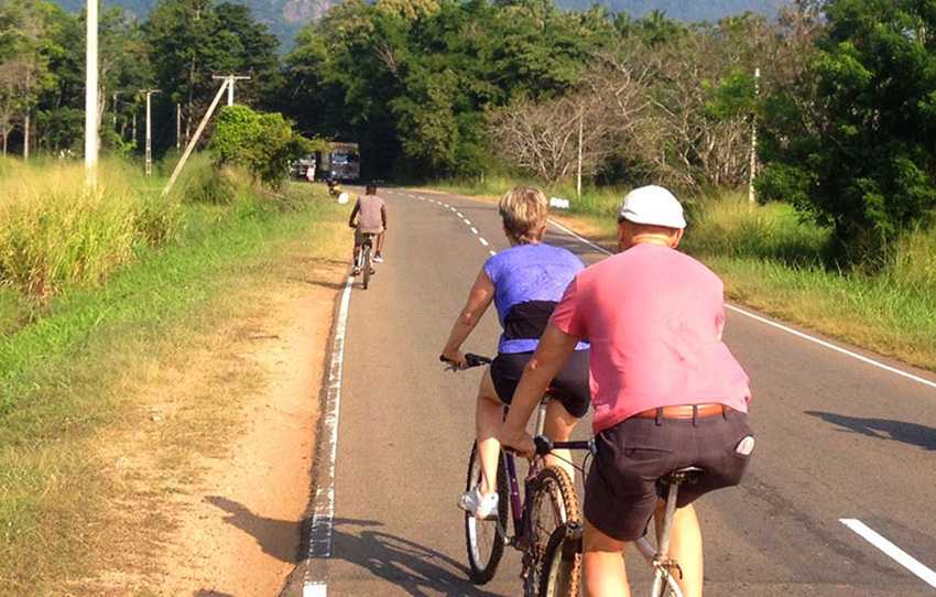 cycle-to-sigiriya-rock-fortress-through-rural-villages-accompanied-by-a-local