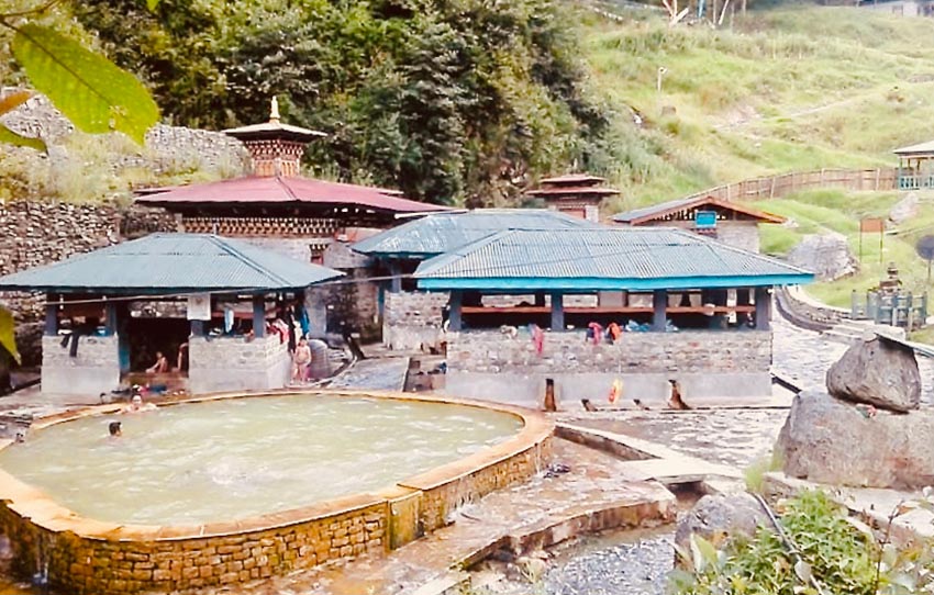 excursion-to-hot-springs-at-gasa-explore-the-hot-water-springs-of-gasa