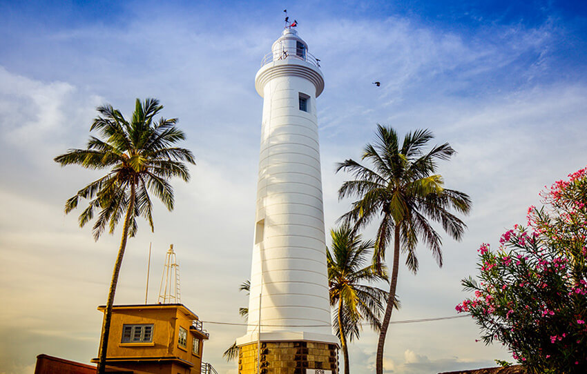 galle-fort-with-a-local