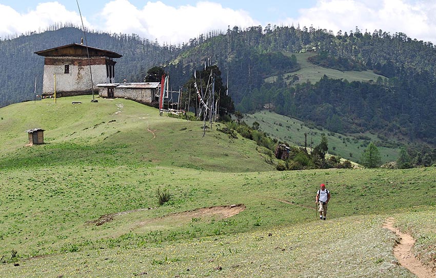 hike-to-jele-dzong