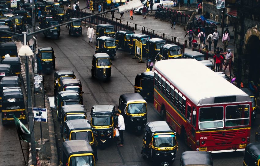 local-style-mumbai-public-transport-tour