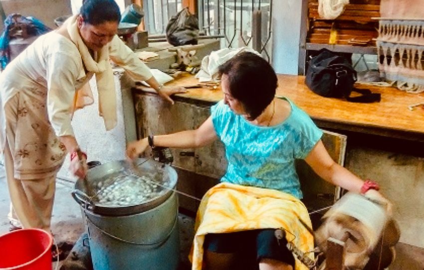 meet-himalayan-shawl-weavers