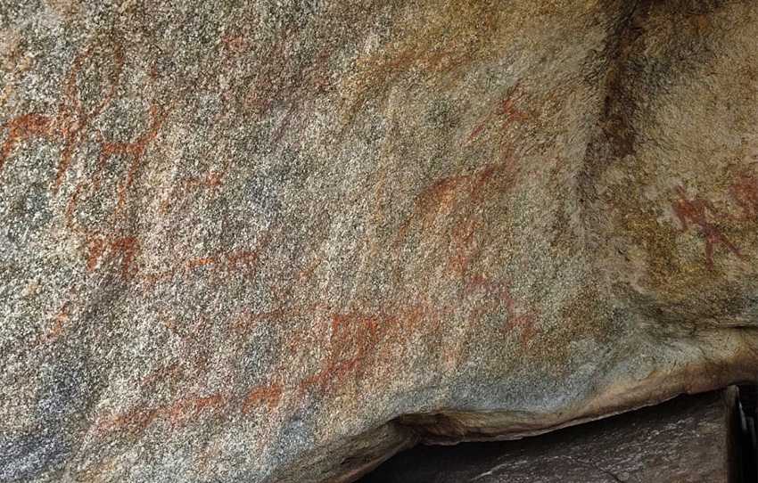 prehistoric-tour-of-hampi-led-by-a-local-shepherd