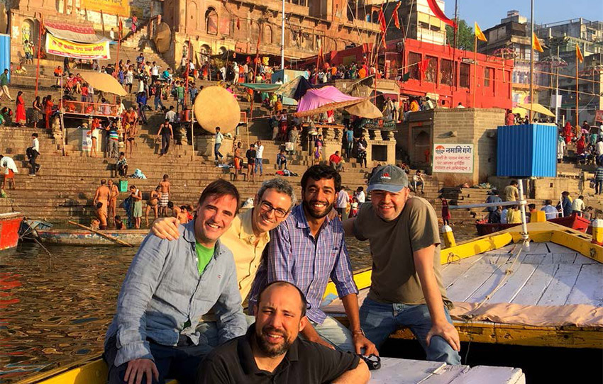 the-sunrise-ganga-boat-tour-varanasi