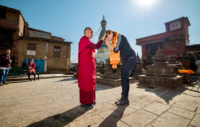 tour-of-boudnath-stupa-with-monk