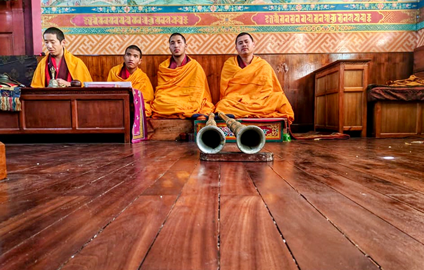 tour-of-boudnath-stupa-with-monk