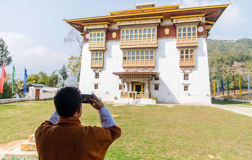 walk-to-chorten-nyingpo