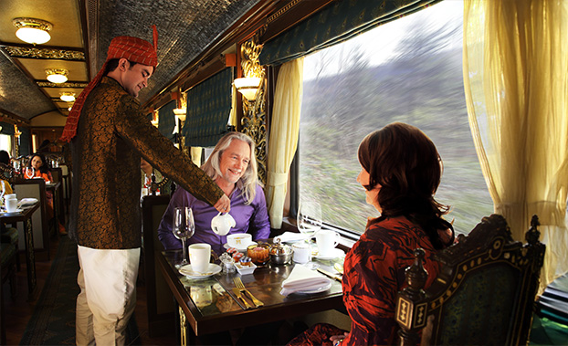 train-aventures-du-genre-royal-monter-dans-le-maharajas-express