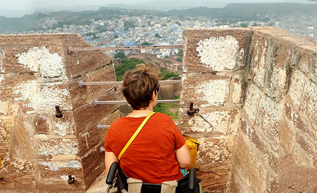 un-voyageur-handicap-propose-des-visites-accessibles-aux-fauteuils-roulants