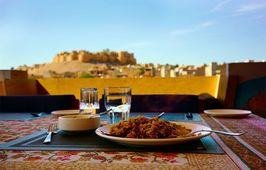 Dîner-prive-avec-une-famille-locale