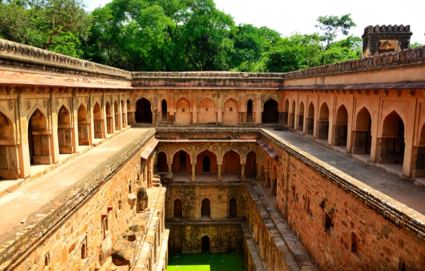 mehrauli-archeological-photography-tour