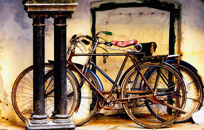 pedaler-dans-la-vieille-ville