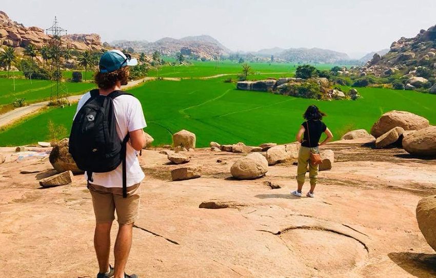 circuit-paysage-mythique-levee-du-soleil-randonnee-coracle-bateau-moped-ride