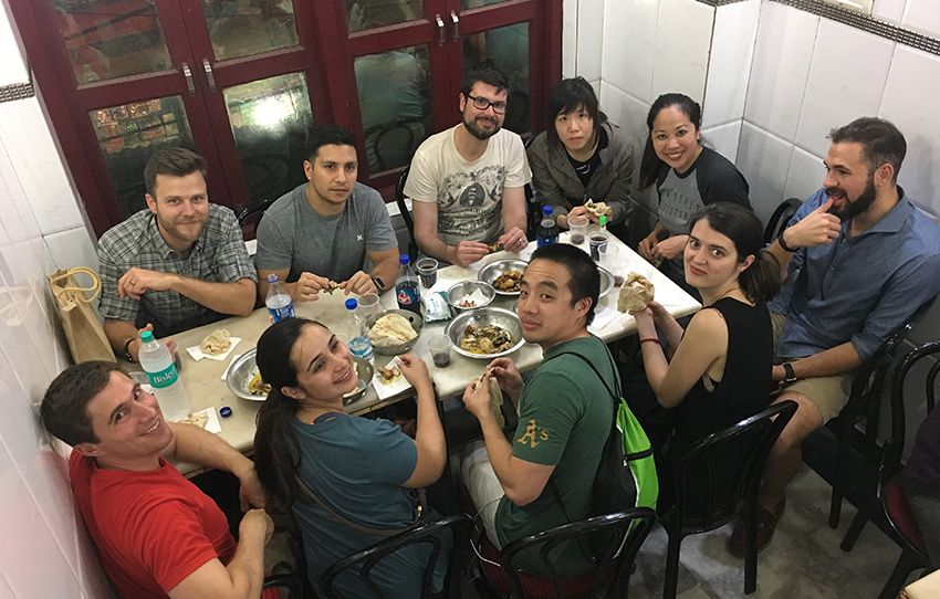 marche-de-nuit-pour-la-gastronomie-de-lancien-delhi