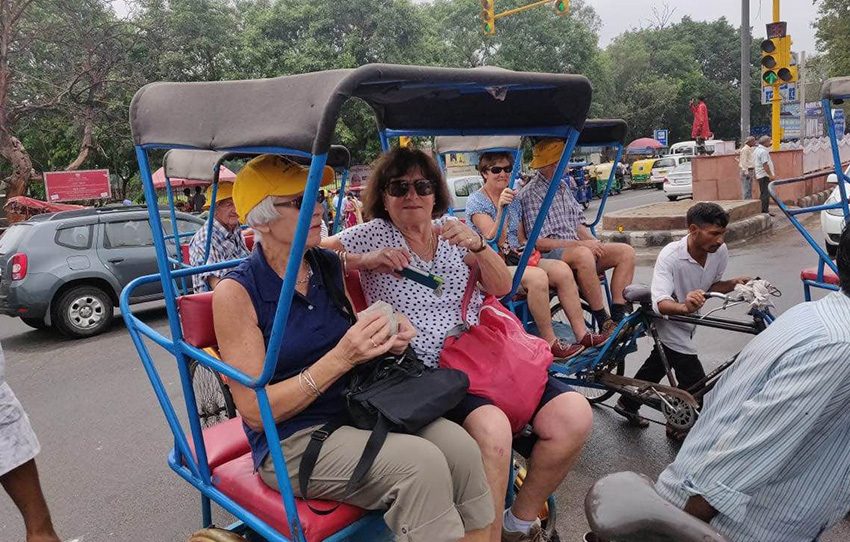 visite-en-pousse-pousse-de-la-ville-rose