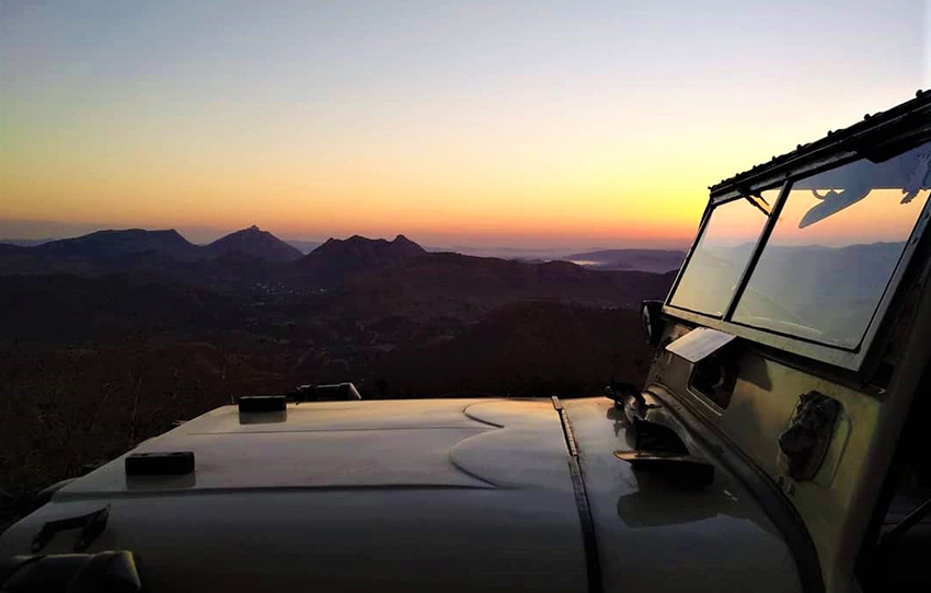 udaipur-tribal-jeep-safari-tour