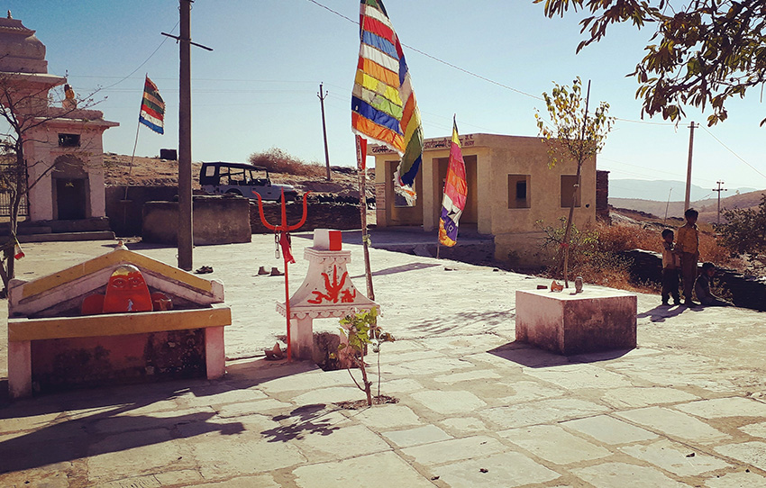 udaipur-tribal-jeep-safari-tour